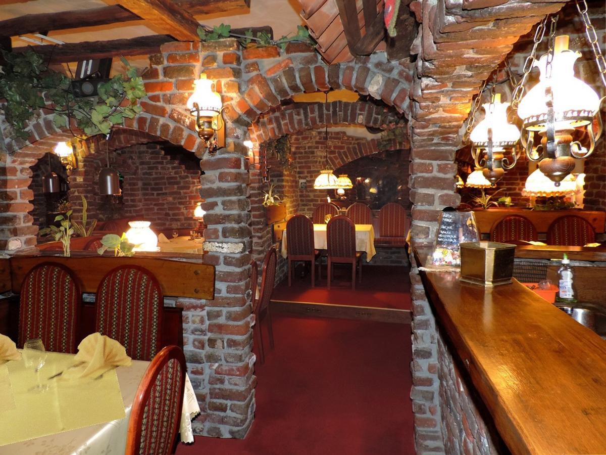 Hotel Restaurant Cristal Wintzenheim Buitenkant foto